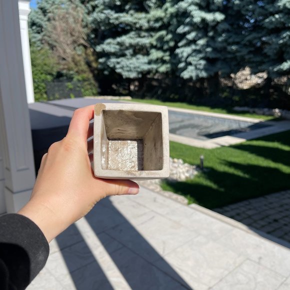 ✨ Snowflake Ceramic Planter | Colansanti's - Picture 5 of 6